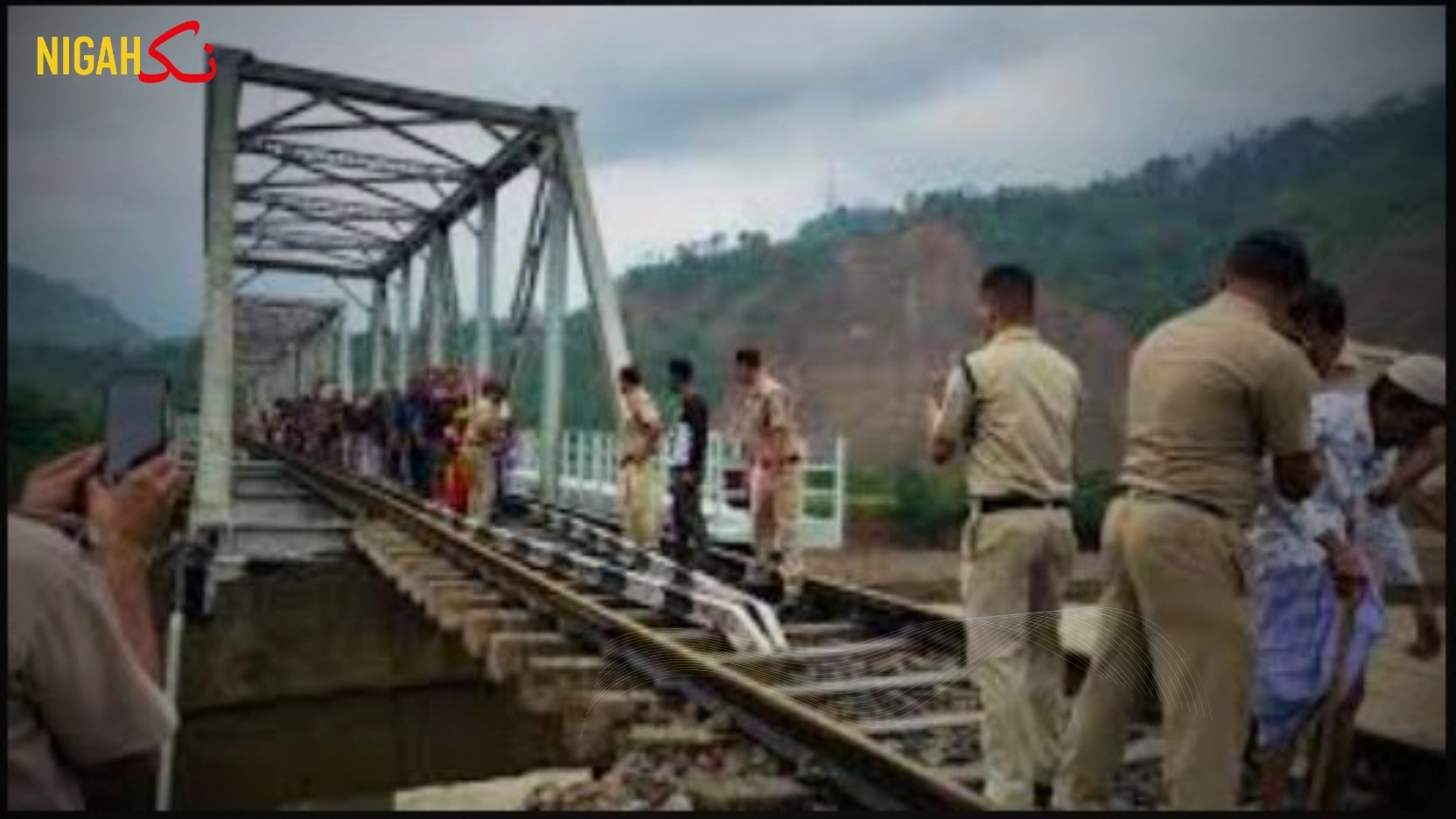 آسام تیل، کوئلہ، چائے، لکڑی اور گیس جیسے